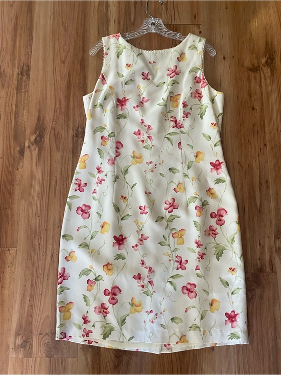 Ann Taylor Dresses & Skirts - Ann Taylor Sleeveless Floral Sheath Women’s  Dress - Pink & Yellow Blooms Lined